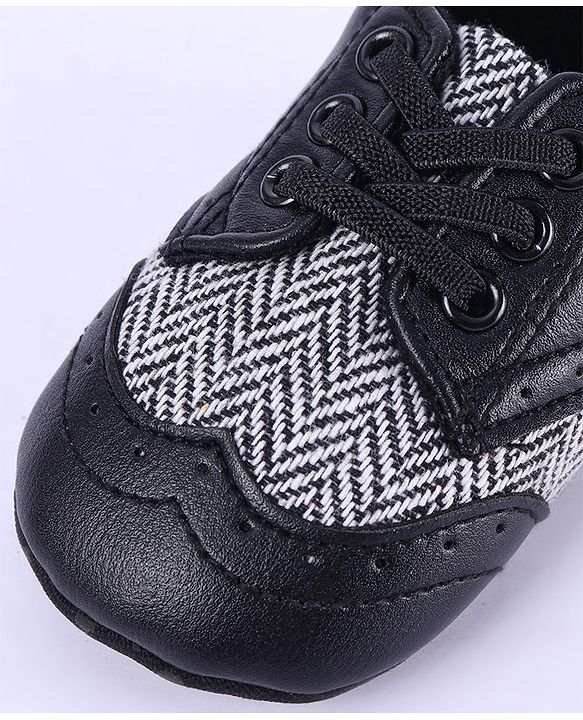 Cute Walk by Babyhug Chevron & Lace Detailing Slip On Booties - Black