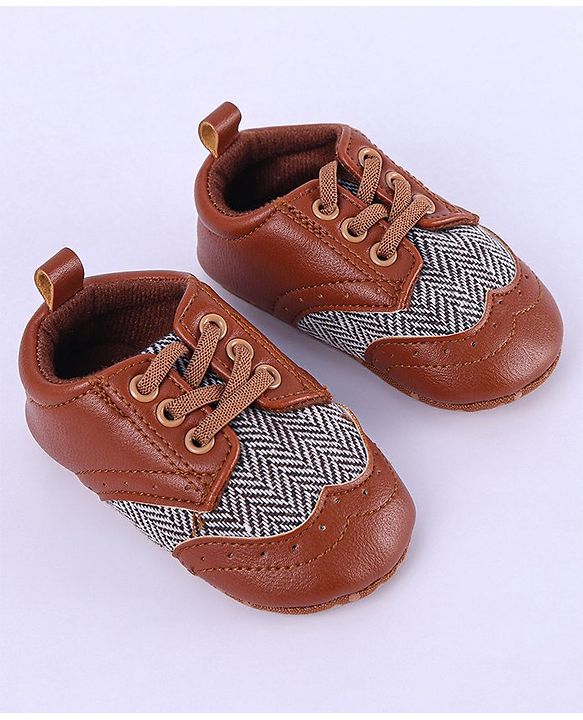Cute Walk by Babyhug Chevron & Lace Detailing Slip On Booties - Black