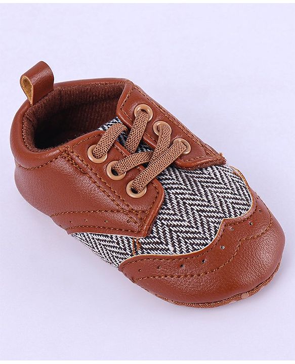 Cute Walk by Babyhug Chevron & Lace Detailing Slip On Booties - Black