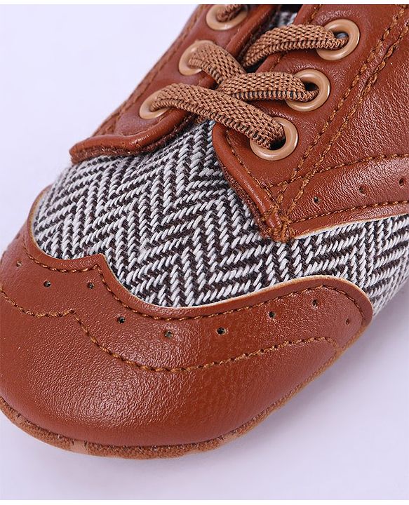 Cute Walk by Babyhug Chevron & Lace Detailing Slip On Booties - Black