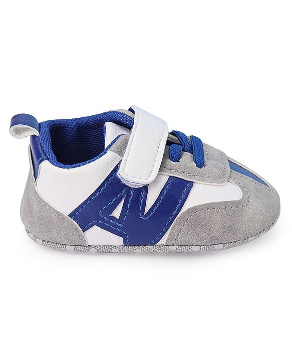 Cute Walk by Babyhug Booties with Velcro Closure - Blue & Grey
