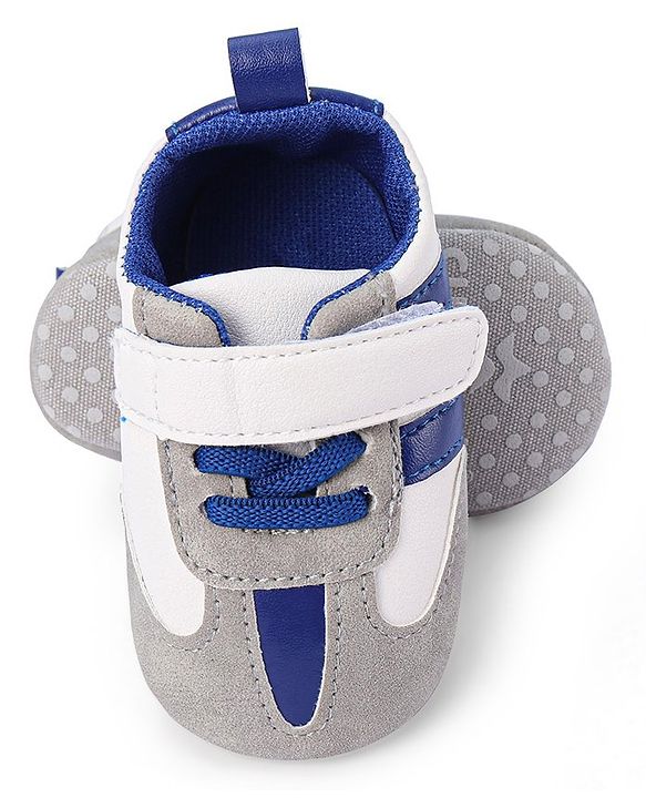 Cute Walk by Babyhug Booties with Velcro Closure - Blue & Grey