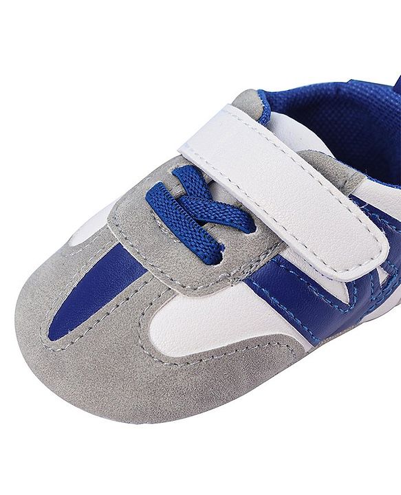 Cute Walk by Babyhug Booties with Velcro Closure - Blue & Grey