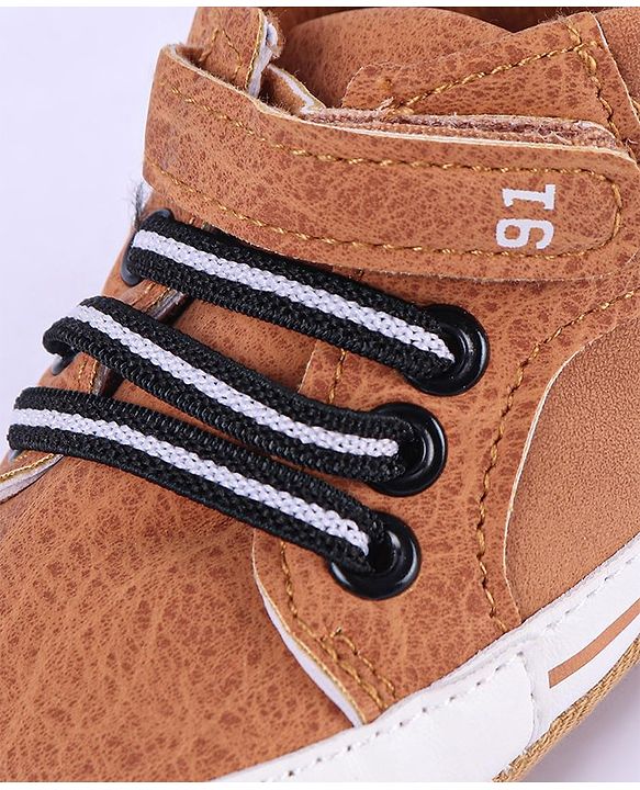 Cute Walk by Babyhug Velcro Closure Booties - Brown