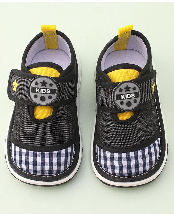 Cute Walk by Babyhug Musical Casual Shoes with Velcro Closure- Black