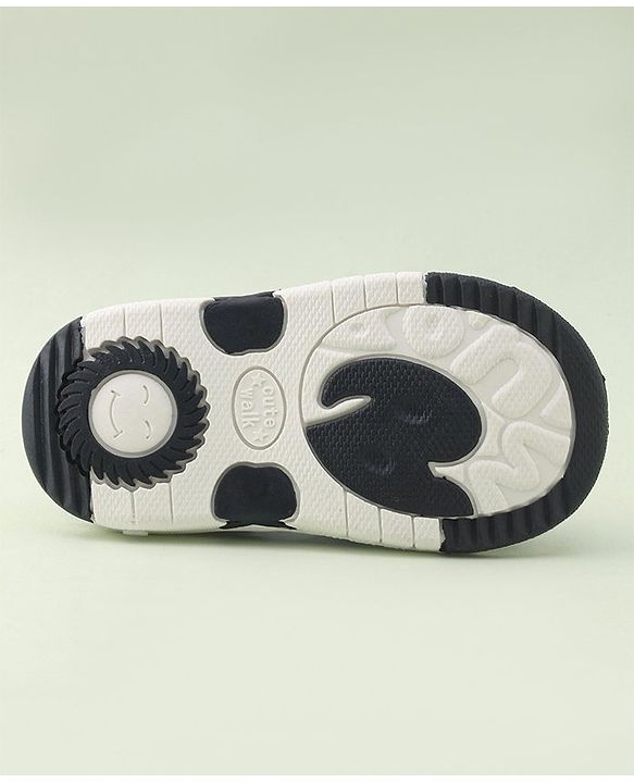 Cute Walk By Babyhug Sandals With Velcro Closure & Star Applique - Blue