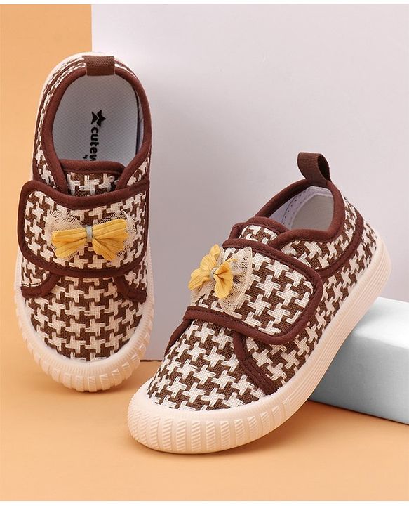 Cute Walk by Babyhug Velcro Closure Bellies with Floral Applique & Checked Pattern - Pink main image 0