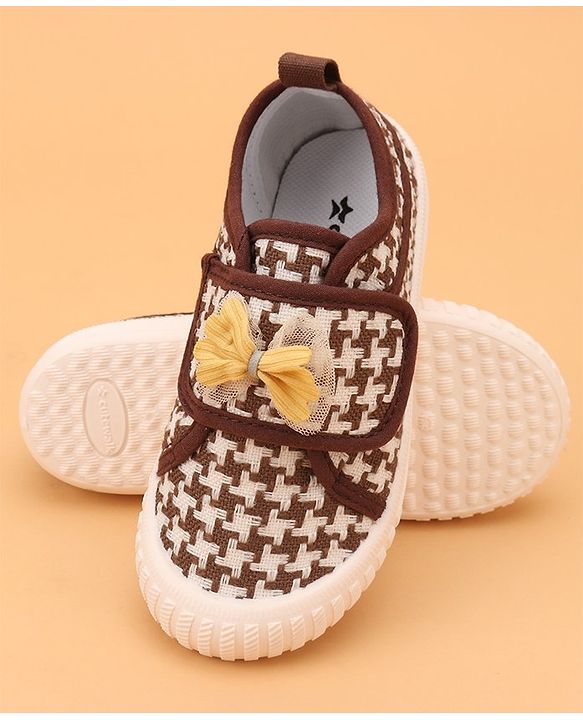 Cute Walk by Babyhug Velcro Closure Casual Shoes With Bow Applique - Coffee