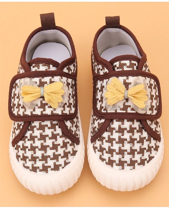 Cute Walk by Babyhug Velcro Closure Casual Shoes With Bow Applique - Coffee