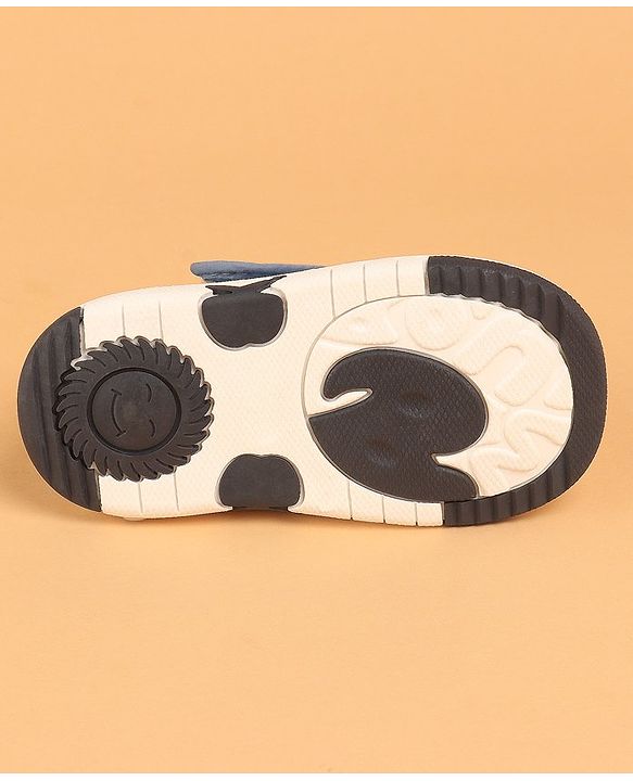 Cute Walk by Babyhug Casual Shoes With Velcro Closure Animal Patch - Blue