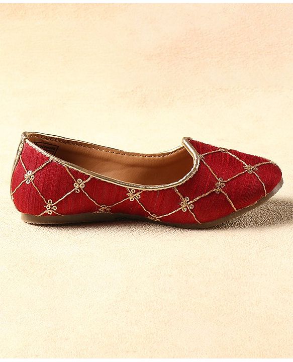 Cute Walk by Babyhug Slip on  Mojaris - Maroon