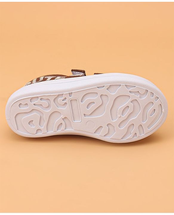 Cute Walk by Babyhug Solid Casual Shoes with Velcro Closure - Brown