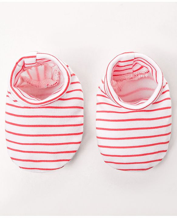 Babyhug Disney Premium Gift Set with Winnie The Pooh Print Navy Blue & Red - Pack of 7