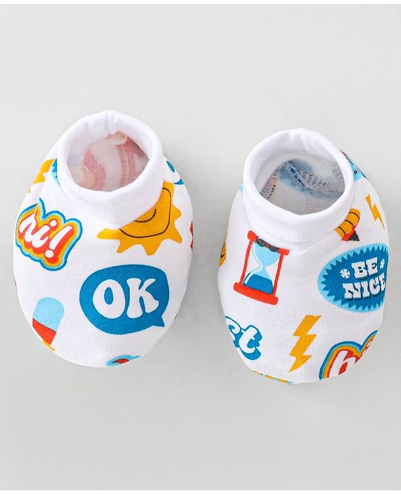 Babyhug 100% Cotton Interlock Knit Cap Mitten & Booties with Text   Print -White