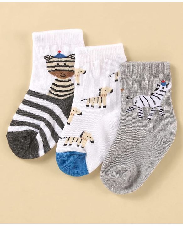 Cute Walk by Babyhug Cotton Knit Antibacterial Ankle Length Socks With Striped & Animal Print - White & Grey