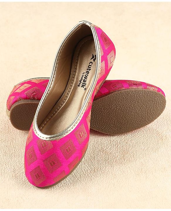 Cute Walk by Babyhug Mojaris - Dark Pink