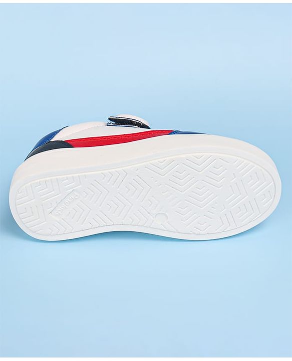 Pine Kids Marvel Avengers Patch Casual Shoes with Velcro Closure - White & Blue