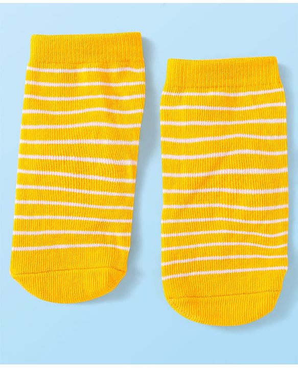 Cute Walk by Babyhug Knit Ankle Length Socks With Whale & Star Design Pack of 3 - Blue Black & Yellow