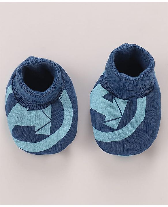 Babyhug Marvel Interlock Knit Cap Mittens & Booties Set with Avengers Graphics Blue - Diameter 12 Cm