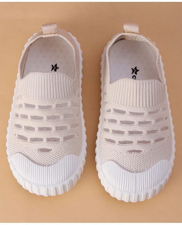 Cute Walk by Babyhug Slip On Solid Casual Shoes - Mint