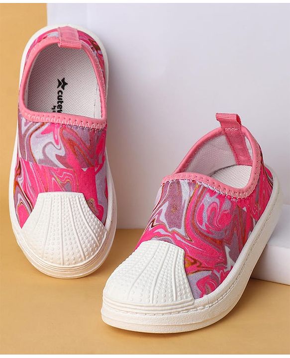 Cute Walk by Babyhug Slip on Casual Shoes with Abstract Print - Pink