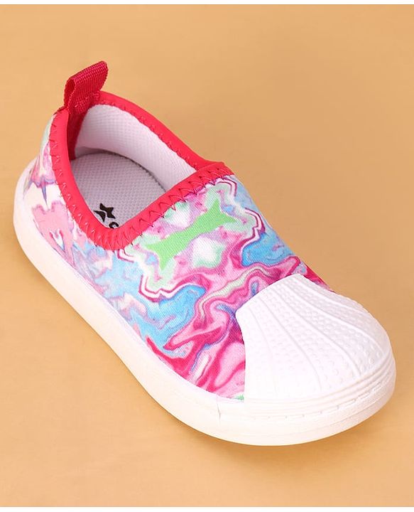 Cute Walk by Babyhug Slip On Casual Shoes with Abstract Print - Pink