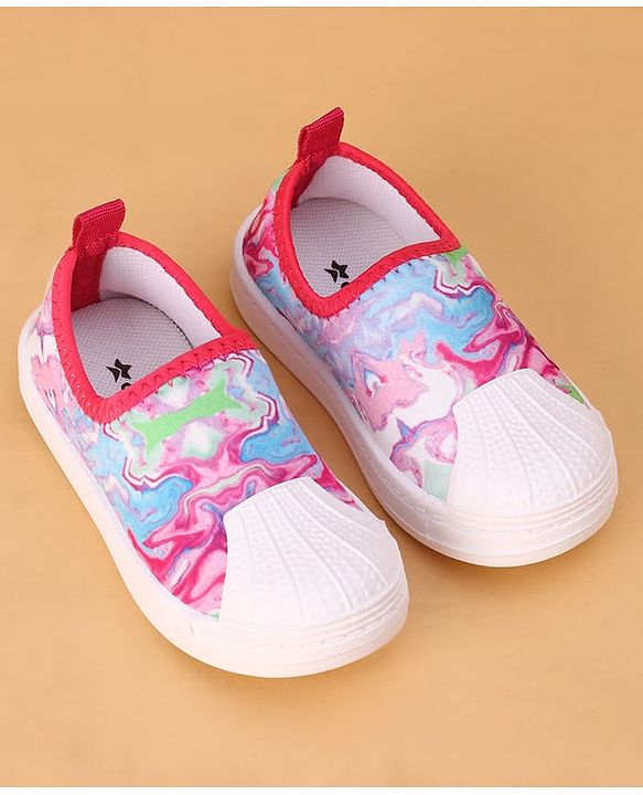 Cute Walk by Babyhug Slip On Casual Shoes with Abstract Print - Pink