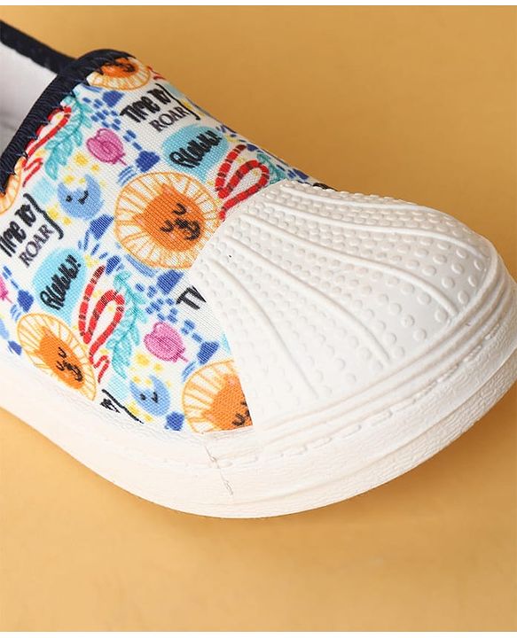 Cute Walk by Babyhug Slip On Casual Shoes with Lion Print - Blue