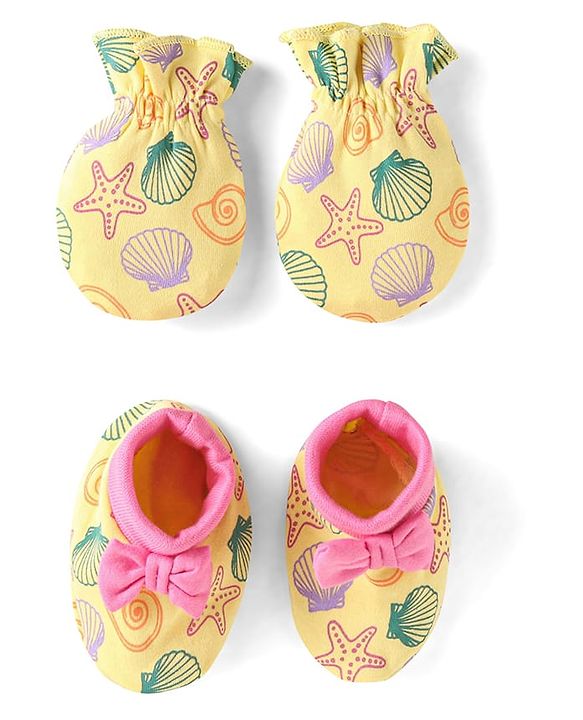 Babyhug 100% Cotton Knit Mittens and Booties with Beach Theme Print - Yellow