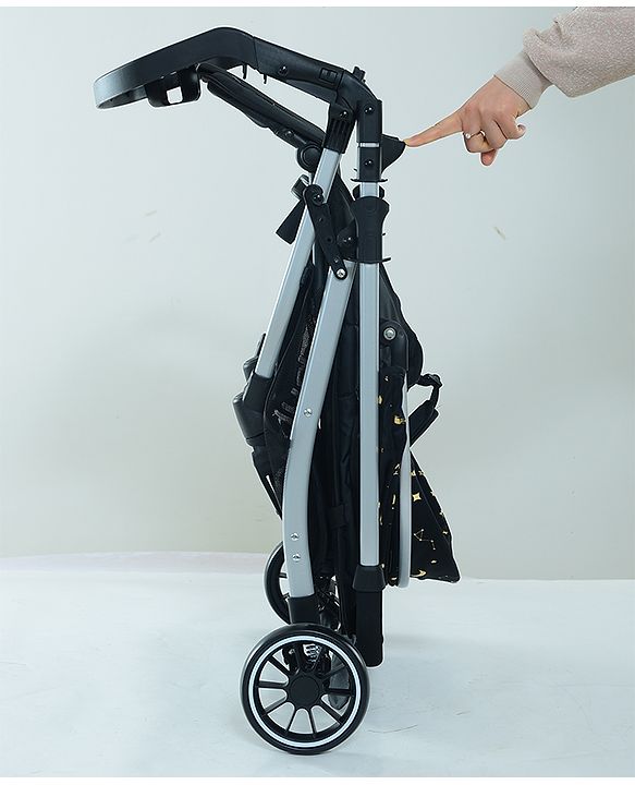 Babyhug Travel Compact Baby Stroller with Food Tray Reversible Handle Adjustable Backrest & Canopy - Multicolour