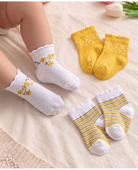Cute Walk by Babyhug Ankle Length Antibacterial Socks with Floral Design Pack Of 3 - White & Yellow
