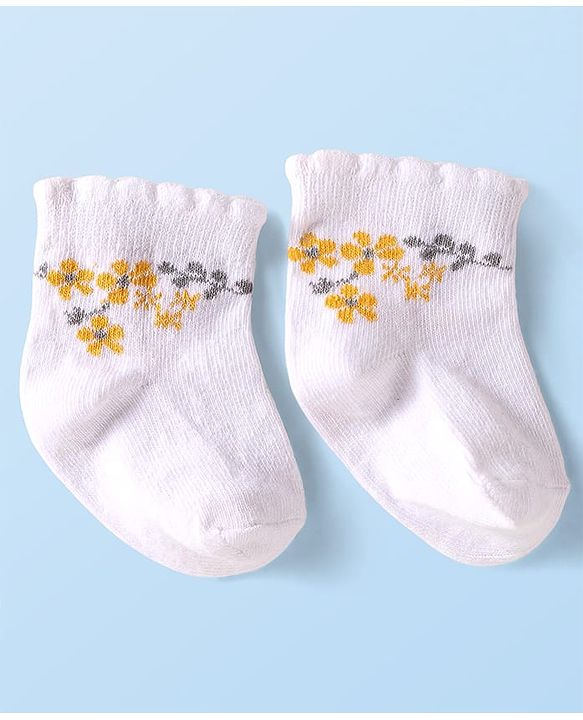 Cute Walk by Babyhug Ankle Length Antibacterial Socks with Floral Design Pack Of 3 - White & Yellow