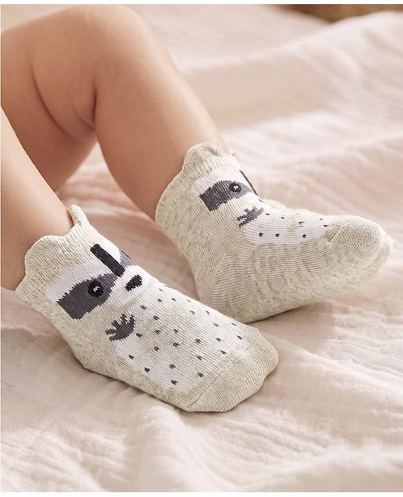 Cutewalk by Babyhug Knit Anti-Bacterial Ankle Length Anti-Skid Sock with Raccoon Applique - Cream