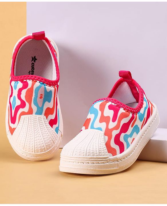 Cute Walk by Babyhug Slip on Casual Shoes with Abstract Print - Pink