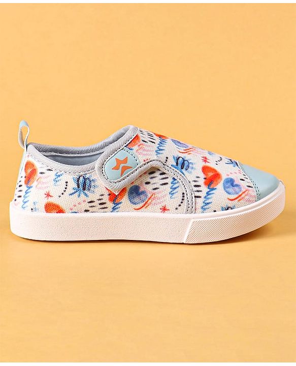 Cute Walk by Babyhug Casual Shoes with Velcro Closer & Heart Print - Light Blue