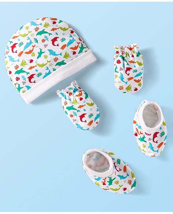 Babyhug Interlock Knit Cap Mittens And Booties Set with Sea Life Prints White - Diameter 11 cm