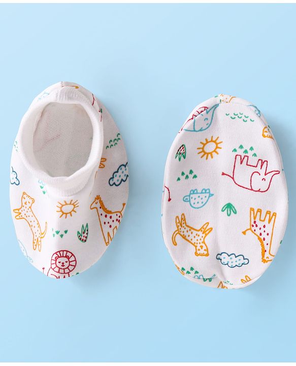 Babyhug Interlock Knit Cap Mittens And Booties Set with Jungle Theme Print - White