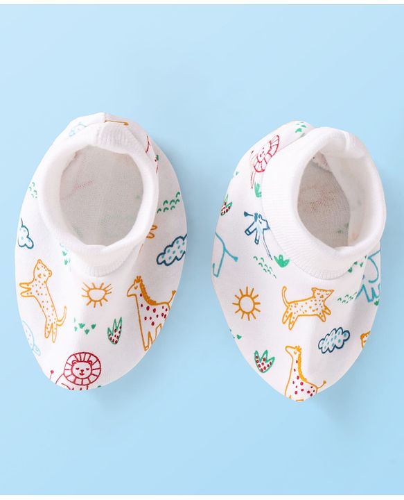 Babyhug Interlock Knit Cap Mittens And Booties Set with Jungle Theme Print - White