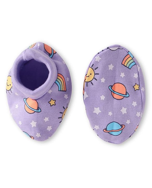 Babyhug Interlock Knit Cap Mittens & Booties Set with Space Theme Prints Lavender  - Diameter 10 cm