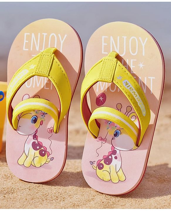 Cute Walk by Babyhug Flip Flops with Back Strap & Giraffe Print - Yellow