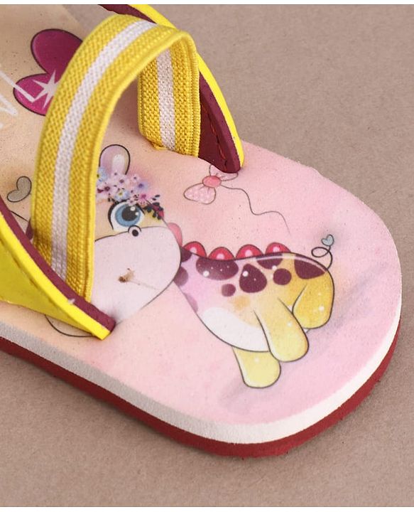 Cute Walk by Babyhug Flip Flops with Back Strap & Giraffe Print - Yellow