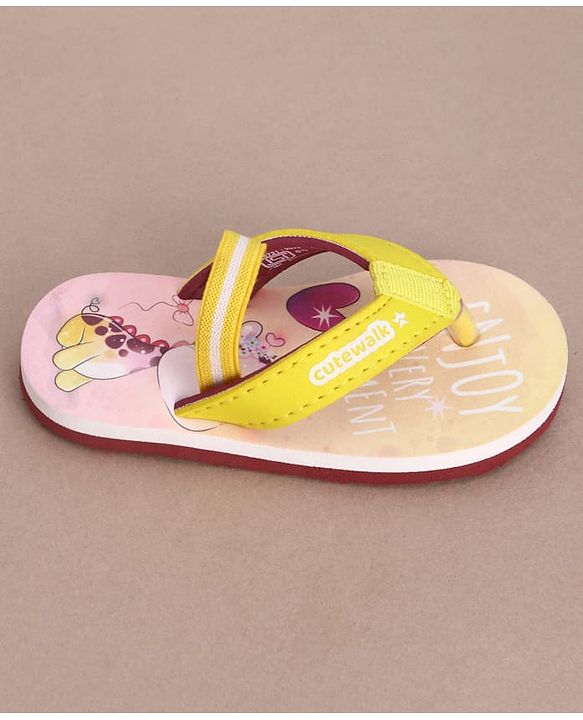 Cute Walk by Babyhug Flip Flops with Back Strap & Giraffe Print - Yellow