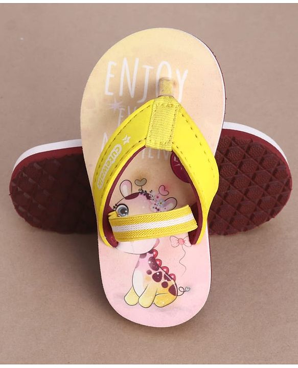 Cute Walk by Babyhug Flip Flops with Back Strap & Giraffe Print - Yellow