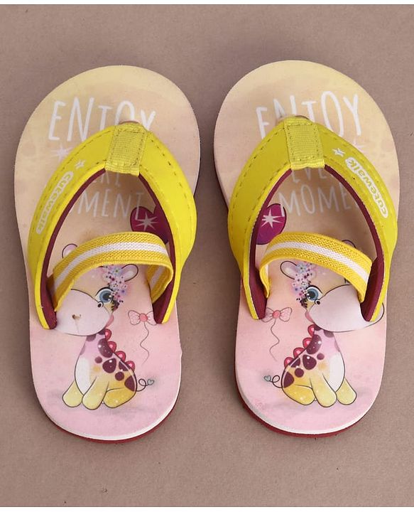 Cute Walk by Babyhug Flip Flops with Back Strap & Giraffe Print - Yellow
