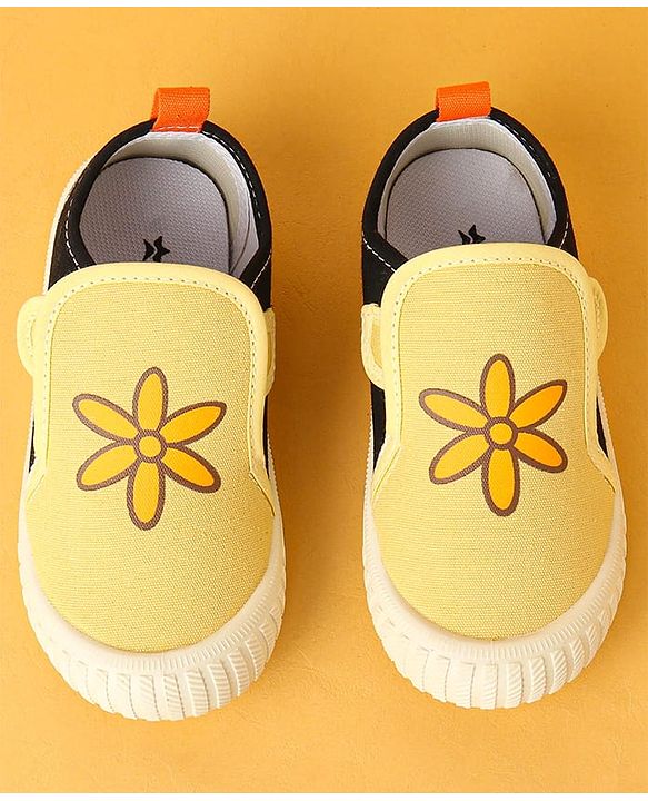 Cute Walk by Babyhug Velcro Closure Casual Shoes with Floral Print - Yellow