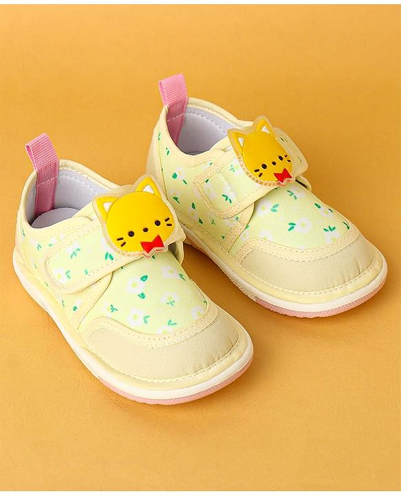 Cute Walk by Babyhug Velcro Closure Casual Shoes with Kitty Patch - Light Yellow