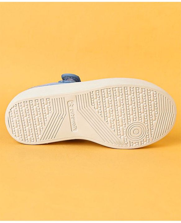 Cute Walk by Babyhug Velcro Closure Casual Shoes with Floral Embroidery Detailing - Pink