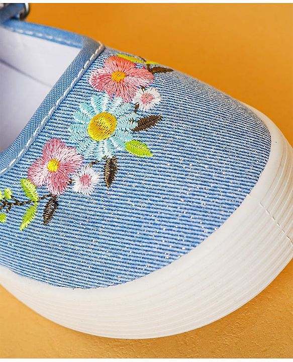 Cute Walk by Babyhug Velcro Closure Casual Shoes with Floral Embroidery Detailing - Pink