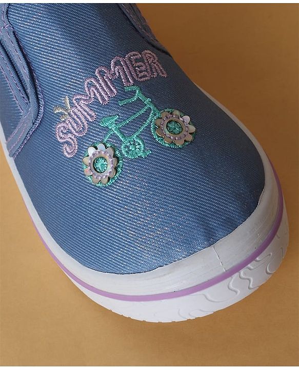 Cute Walk by Babyhug Slip On Casual Shoes with Cycle Embroidery -  White