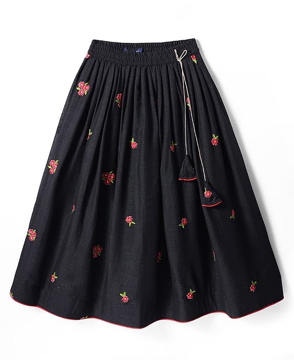 Pine Kids Woven Sleeveless Choli Lehenga Set With Floral Embroidery & Dupatta - Black